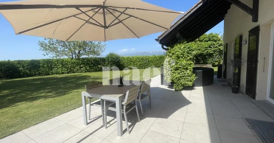Schöne individuelle Villa mit 5,5 Zimmern, komplett renoviert und großem Garten – Foto 2 von 26