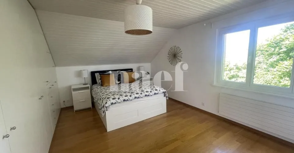 Schöne individuelle Villa mit 5,5 Zimmern, komplett renoviert und großem Garten – Foto 7 von 26