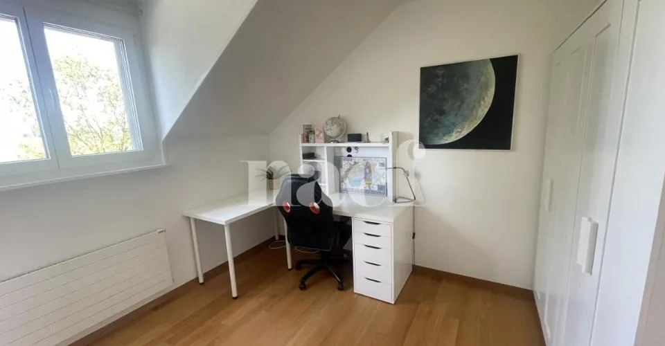 Schöne individuelle Villa mit 5,5 Zimmern, komplett renoviert und großem Garten – Foto 10 von 26