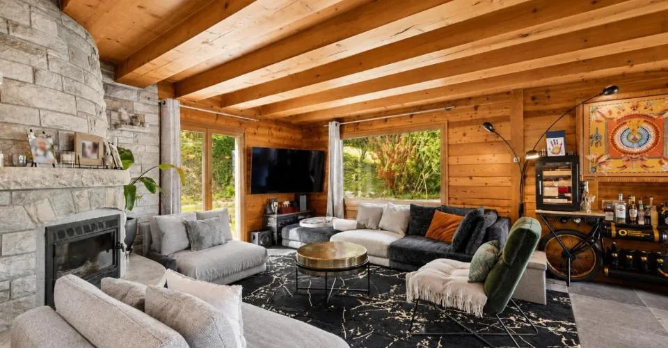 Magnifique chalet rénové avec une vue exceptionnelle – Foto 2 von 26