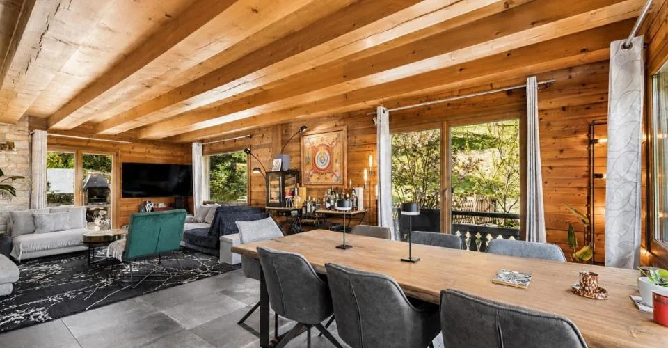 Magnifique chalet rénové avec une vue exceptionnelle – Foto 3 von 26