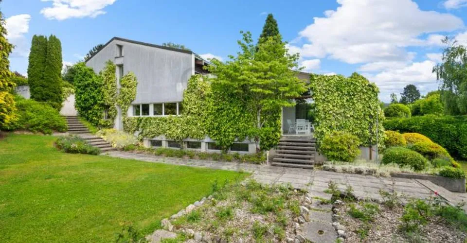 Eine Signature-Villa mit Blick auf den See und die Berge – Foto 4 von 12