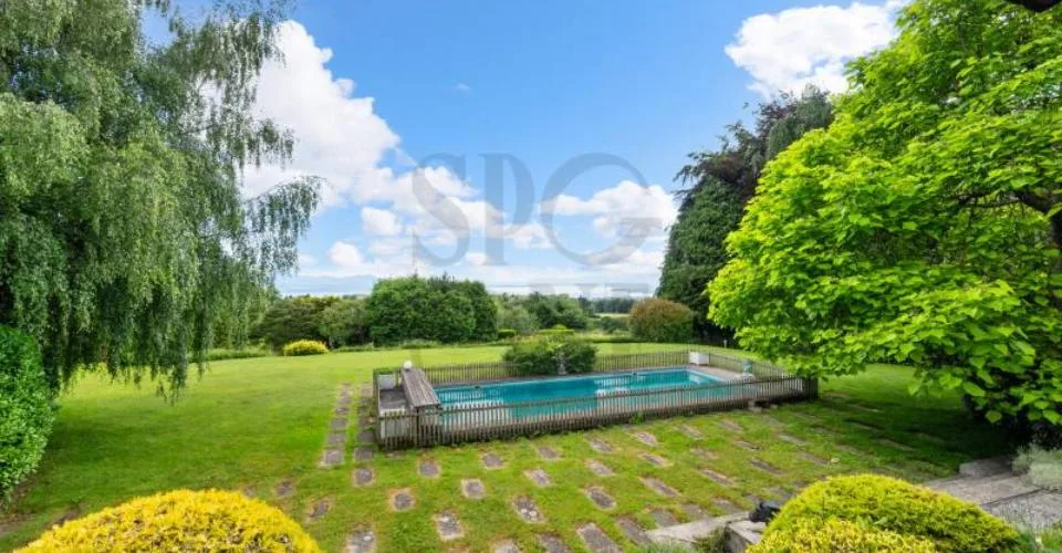 Eine Signature-Villa mit Blick auf den See und die Berge – Foto 3 von 12