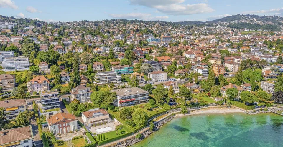 Superbe duplex alliant confort, vue lac et situation privilégiée – Foto 13 von 28