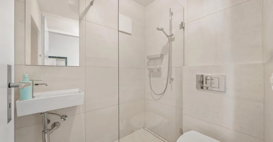 Superbe duplex alliant confort, vue lac et situation privilégiée – Foto 12 von 28