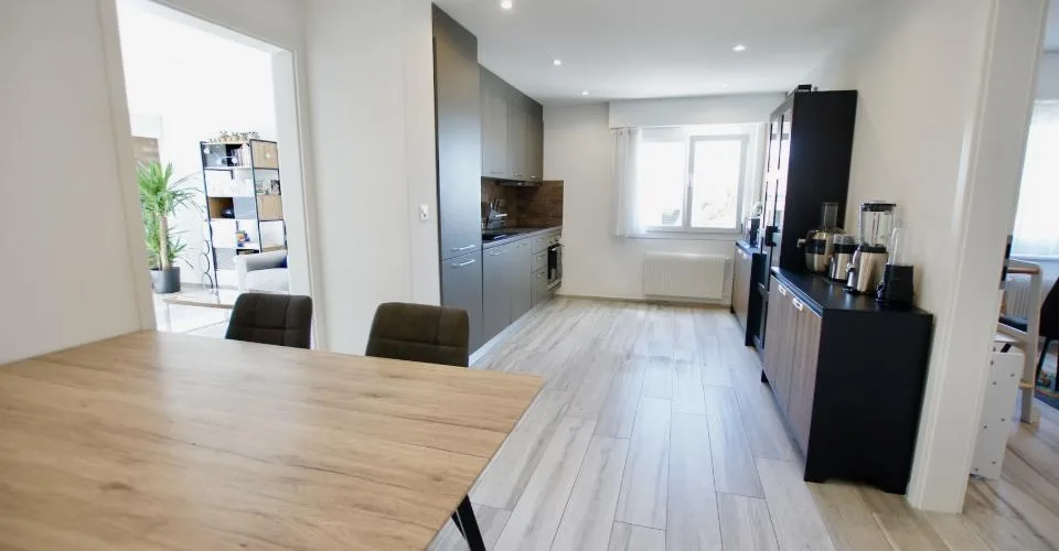 Réservé....Charmant appartement de 4 pièces rénové à Semsales – Foto 2 von 23