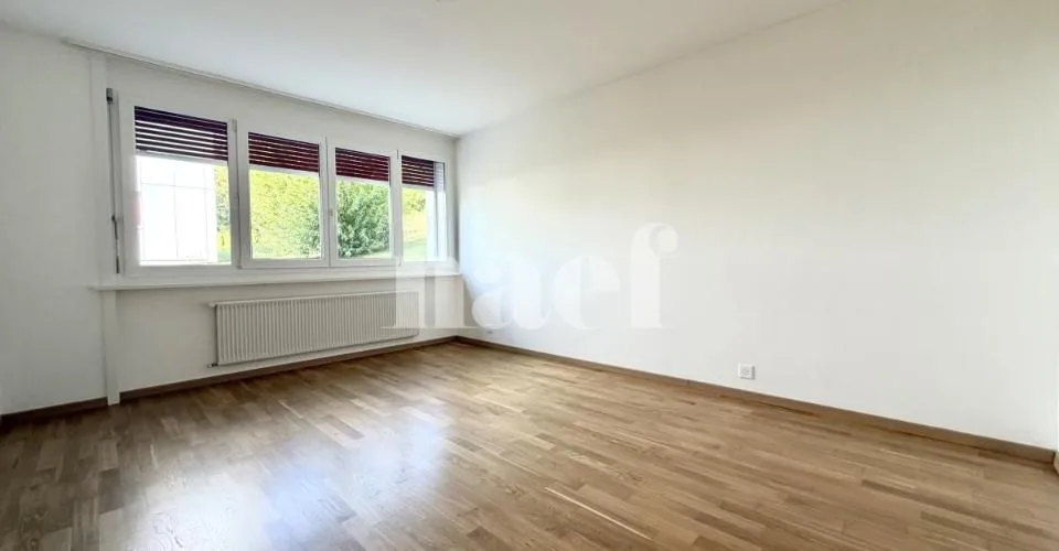 Bel appartement de 4 pièces avec vue dégagée et balcon – Foto 6 von 18