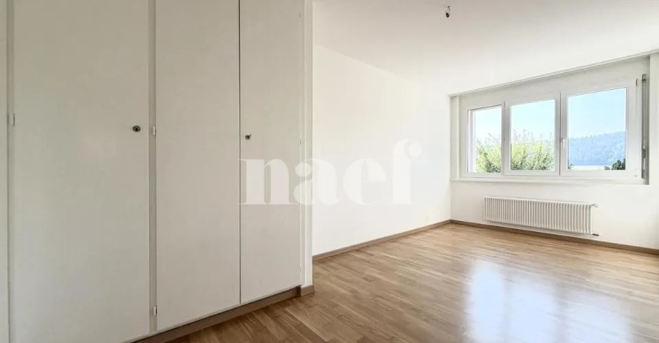 Bel appartement de 4 pièces avec vue dégagée et balcon – Foto 4 von 18