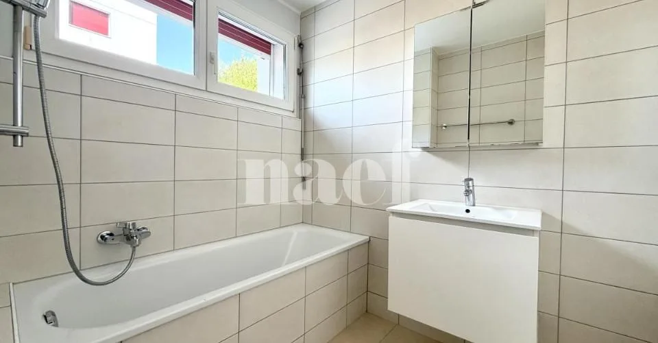 Bel appartement de 4 pièces avec vue dégagée et balcon – Foto 7 von 18