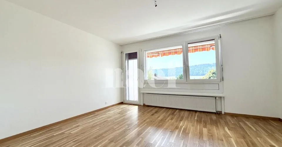 Bel appartement de 4 pièces avec vue dégagée et balcon – Foto 3 von 18