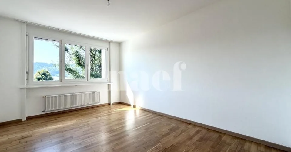 Bel appartement de 4 pièces avec vue dégagée et balcon – Foto 5 von 18