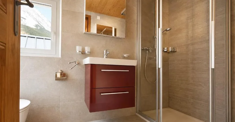 Geräumige 4.5-Zimmer-Wohnung mit großem Potenzial für Erweiterung – Foto 6 von 16