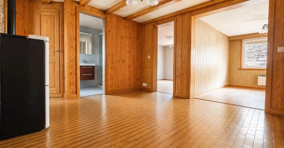Geräumige 4.5-Zimmer-Wohnung mit großem Potenzial für Erweiterung – Foto 7 von 16
