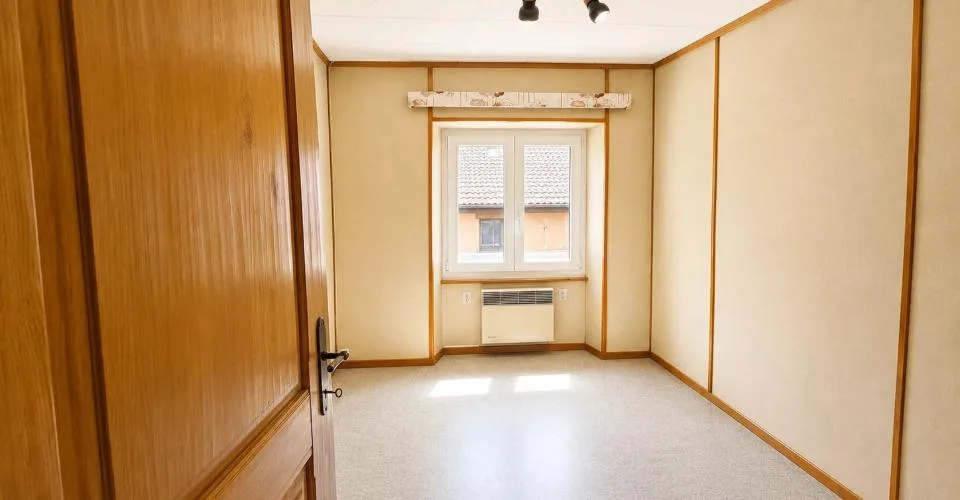 Geräumige 4.5-Zimmer-Wohnung mit großem Potenzial für Erweiterung – Foto 5 von 16