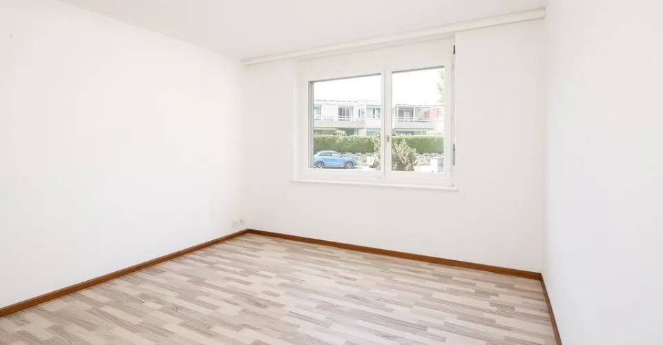 Grand logement offrant beaucoup d'espace et de lumière – foto 13 di 15