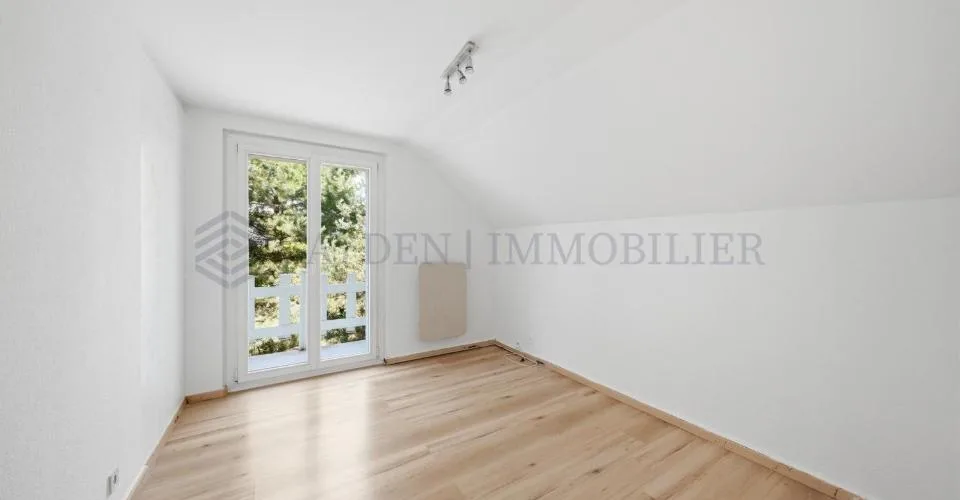 Villa jumelle rénovée avec studio d'appoint dans un environnement résidentiel privilégié à Commugny – Foto 7 von 34