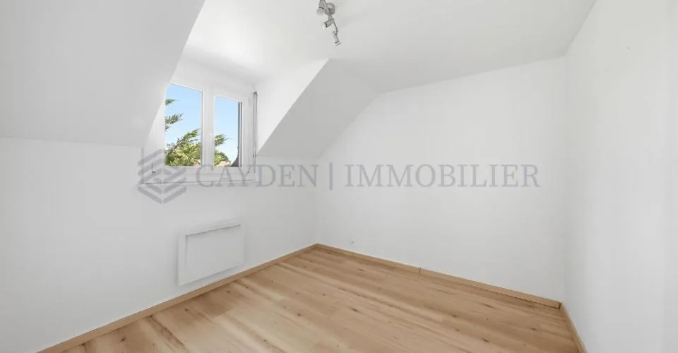 Villa jumelle rénovée avec studio d'appoint dans un environnement résidentiel privilégié à Commugny – Foto 10 von 34