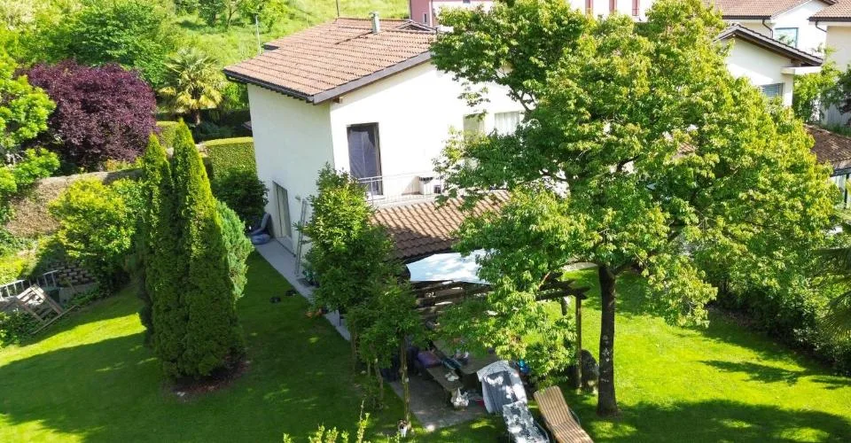 Tranquillità e natura: splendida villetta con grande giardino – foto 25 di 27