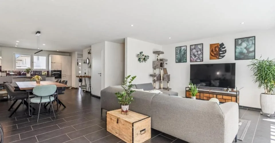 Moderne maison mitoyenne au coeur du village – Foto 5 von 24