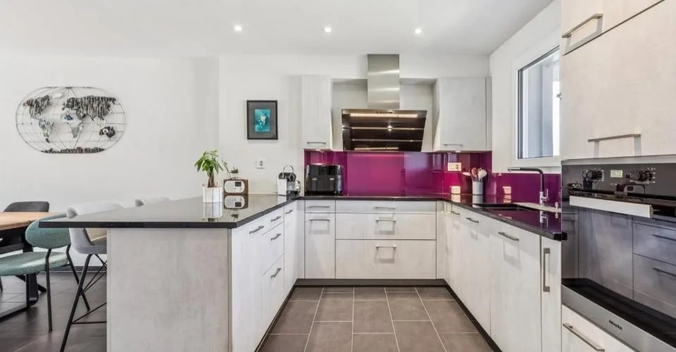 Moderne maison mitoyenne au coeur du village – Foto 2 von 24