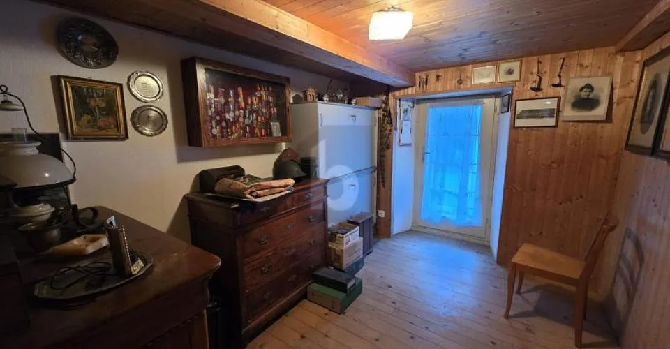 Geräumig im Kern zu renovieren – Foto 3 von 8