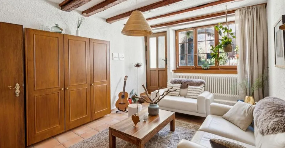 Maison villageoise de caractère située face au lac de Neuchâtel ! – Foto 4 von 26