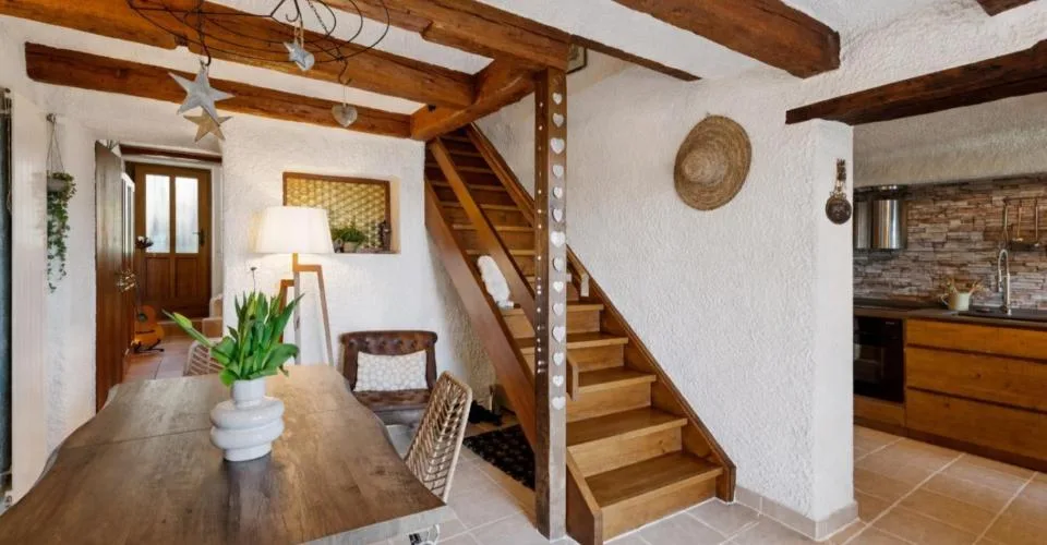 Maison villageoise de caractère située face au lac de Neuchâtel ! – Foto 3 von 26