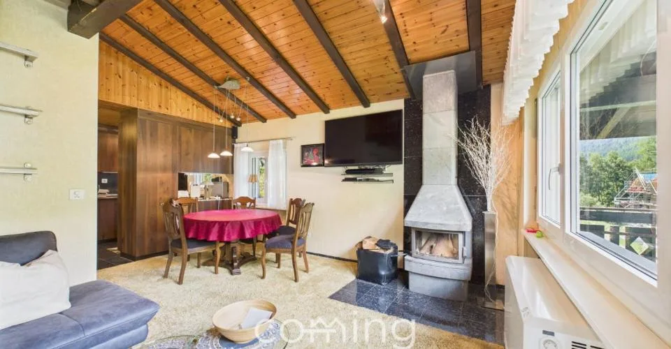 Agréable et alpine - appartement de 2.5 pièces avec cheminée et vue sur les montagnes à Saas-Grund – photo 3 sur 27