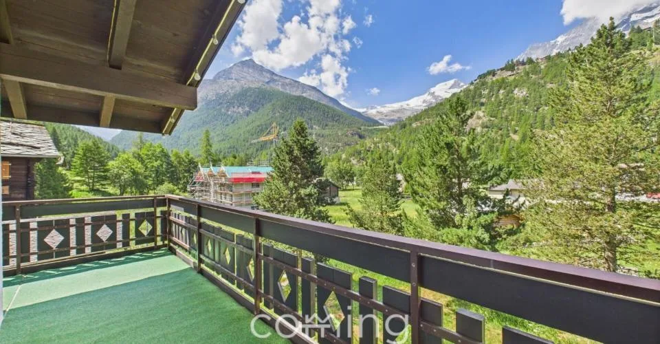 Agréable et alpine - appartement de 2.5 pièces avec cheminée et vue sur les montagnes à Saas-Grund – photo 11 sur 27