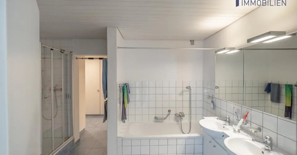Fehr Immobilien - 5.5-Zi.-Terrassenappartement mit herrlicher Aussicht – foto 24 di 27