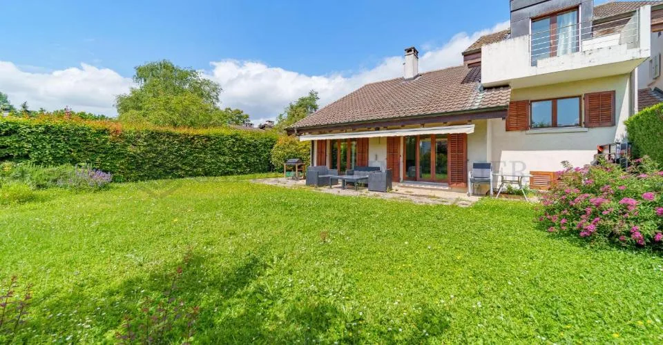 Beautiful 6-bedroom villa, 800 m from the lake! – photo 13 of 18