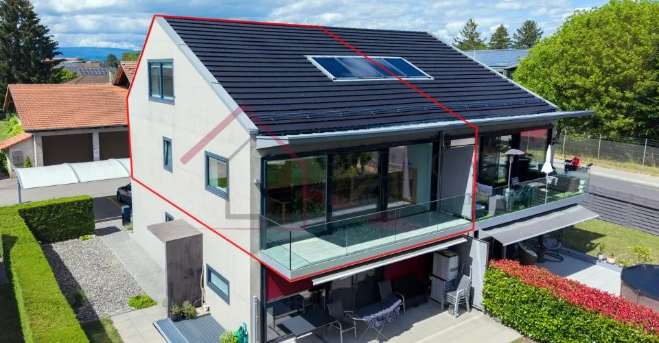 Duplex mit moderner Architektur und hellem Ambiente, Elternschlafzimmer und Balkon – Foto 7 von 16