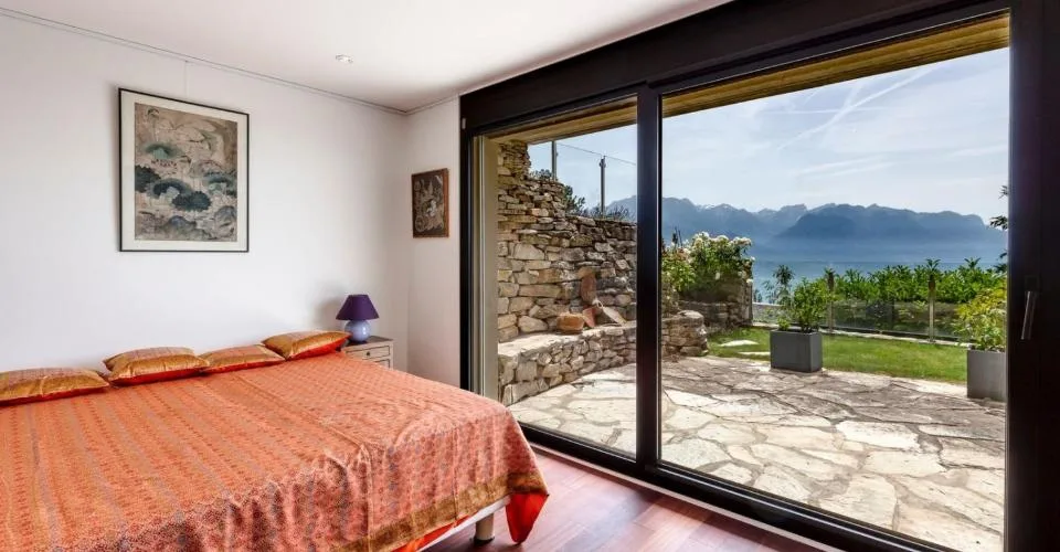 Prächtige moderne Villa mit 180-Grad-Blick auf den See und die Alpen – Foto 22 von 26