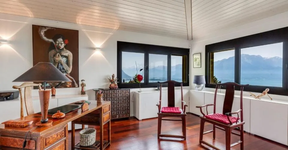 Prächtige moderne Villa mit 180-Grad-Blick auf den See und die Alpen – Foto 24 von 26