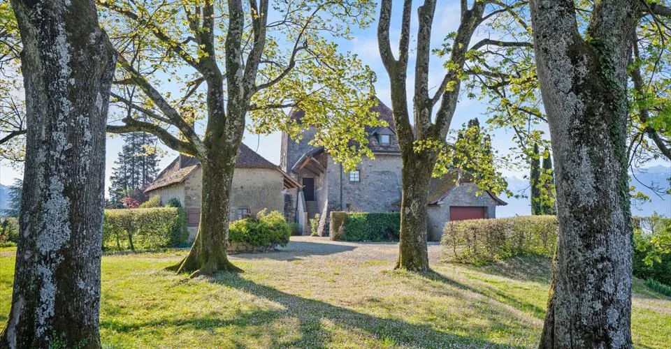 Château de Bochat Authentique et de nature familiale – Foto 15 von 24