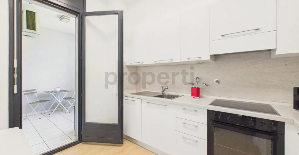Lugano : élégant appartement 3.5 pièces avec deux balcons et deux places de parking dans une résidence soignée – photo 18 sur 25