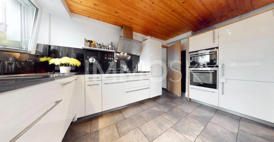 6.5 Zimmer Reihenfamilienhaus in Ursins – Foto 3 von 12