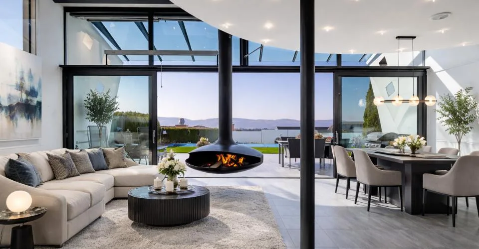 Gutenswil: Stilvolles Architektenhaus mit Pool und Weitsicht – Foto 8 von 12
