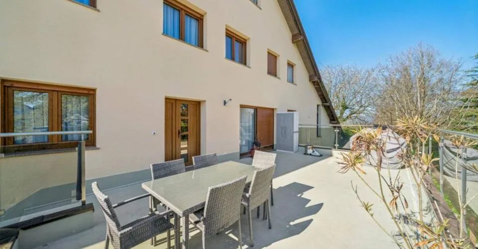 Exclusivité Switzerland Sotheby's maison avec dépôt – photo 2 sur 26