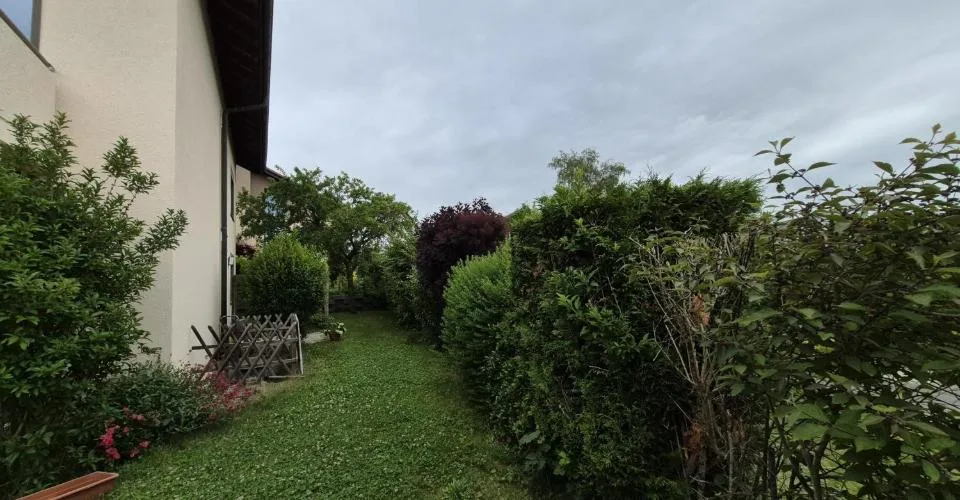 Villa mitoyenne de 6,5 pièces, env. 186 m2 – foto 2 di 4