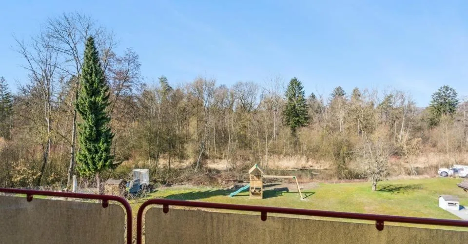 Prestigieux Duplex 5.5 pces "Pieds dans l'eau" avec Salle d'Escalade – Foto 10 von 21