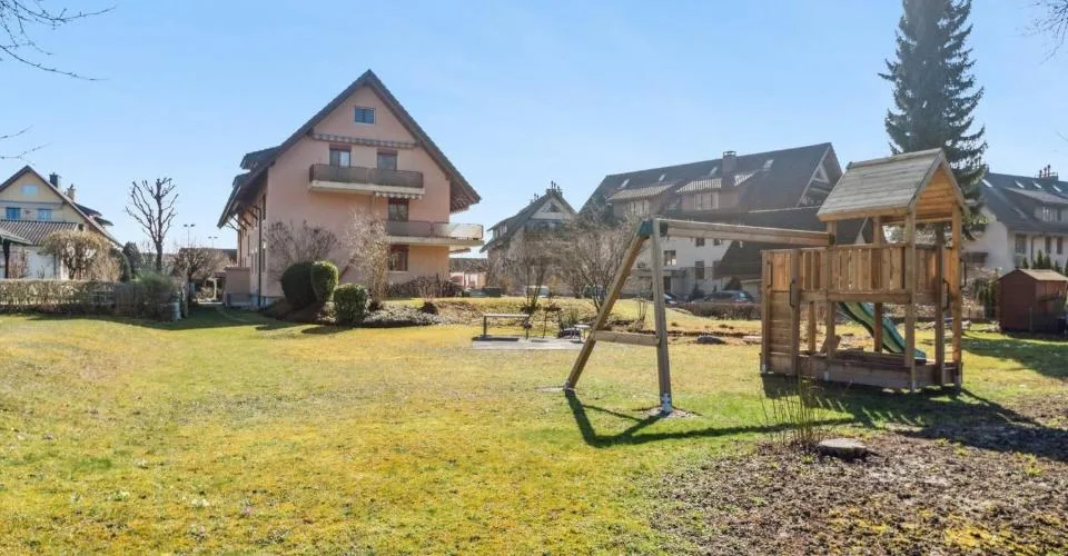 Prestigieux Duplex 5.5 pces "Pieds dans l'eau" avec Salle d'Escalade – Foto 9 von 21