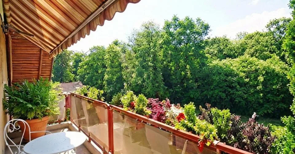 Prestigieux Duplex 5.5 pces "Pieds dans l'eau" avec Salle d'Escalade – Foto 2 von 21