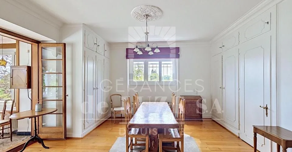 Situation premium : Villa avec vue lac, piscine naturelle et vaste jardin intimiste – photo 13 sur 26