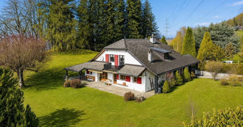 Magnifique maison au charme et au calme absolu sur les hauteurs de Blonay