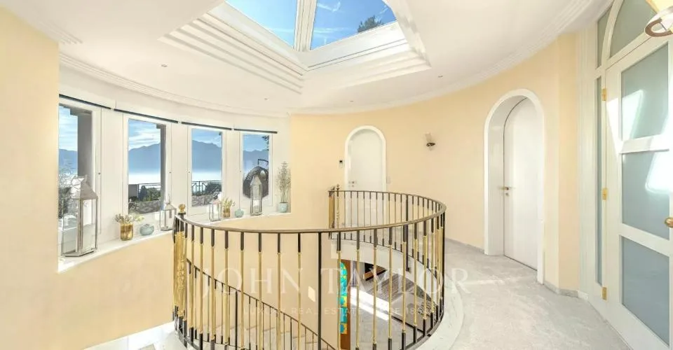 Luxueuse propriété avec piscine et vue lac exceptionnelle – Foto 11 von 26