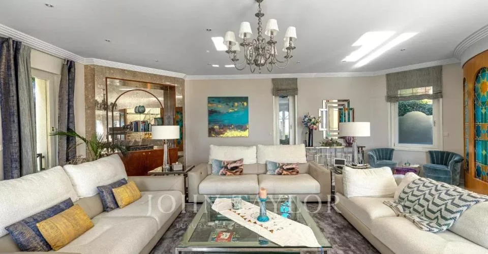 Luxueuse propriété avec piscine et vue lac exceptionnelle – Foto 7 von 26