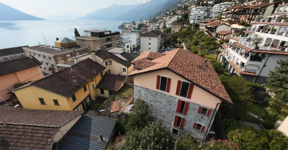 Bâtiment rénové, agencement fonctionnel et haute efficacité énergétique ! – photo 2 sur 16