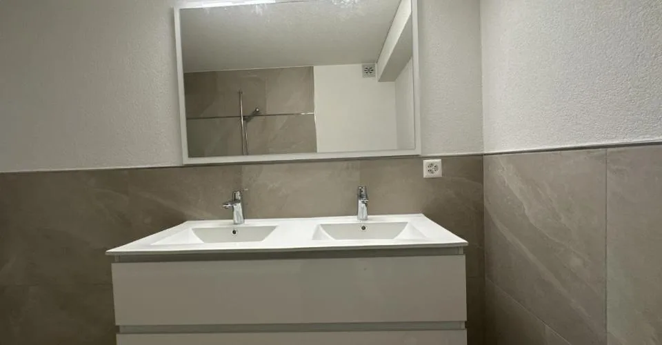 Vollständig renovierte 4,5-Zimmer-Wohnung in Alle – Foto 7 von 26