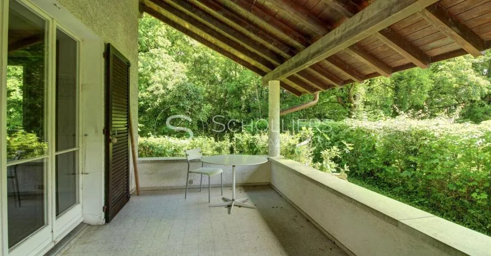 Einfamilienhaus in einer grünen Umgebung – Foto 18 von 19